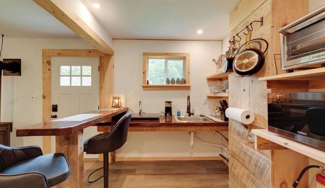 Shared Perks: Deluxe Cabin B at Elk Creek Escape!