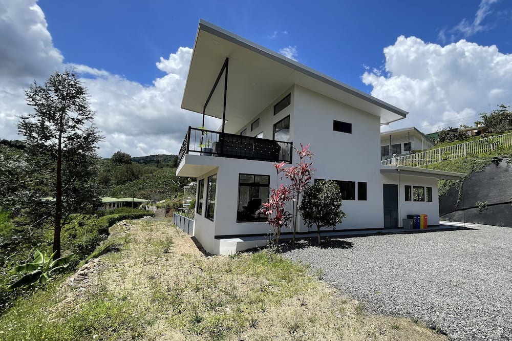 Photo of Outdoor in Canton Desamparados