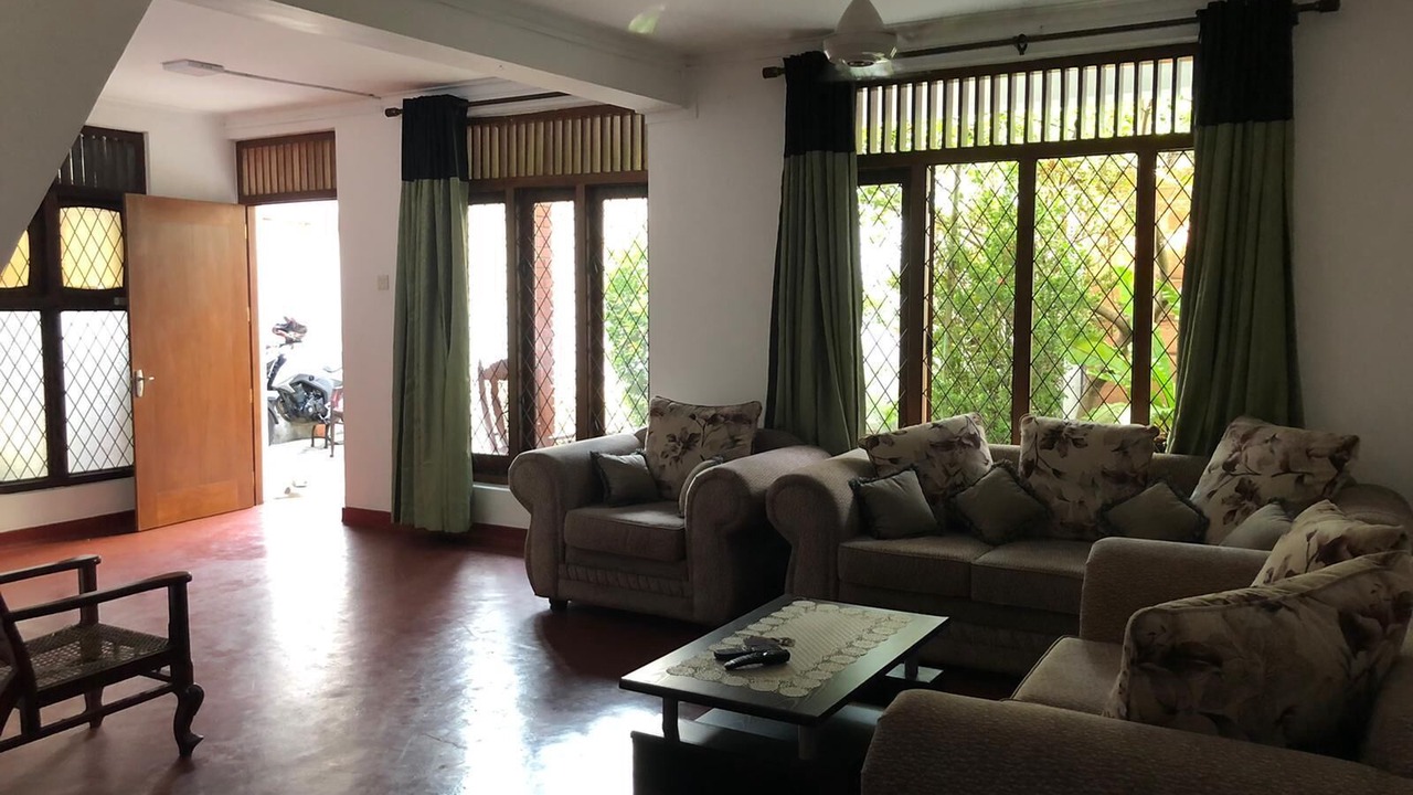 Photo of Livingroom in Sri Jayawardenepura Kotte