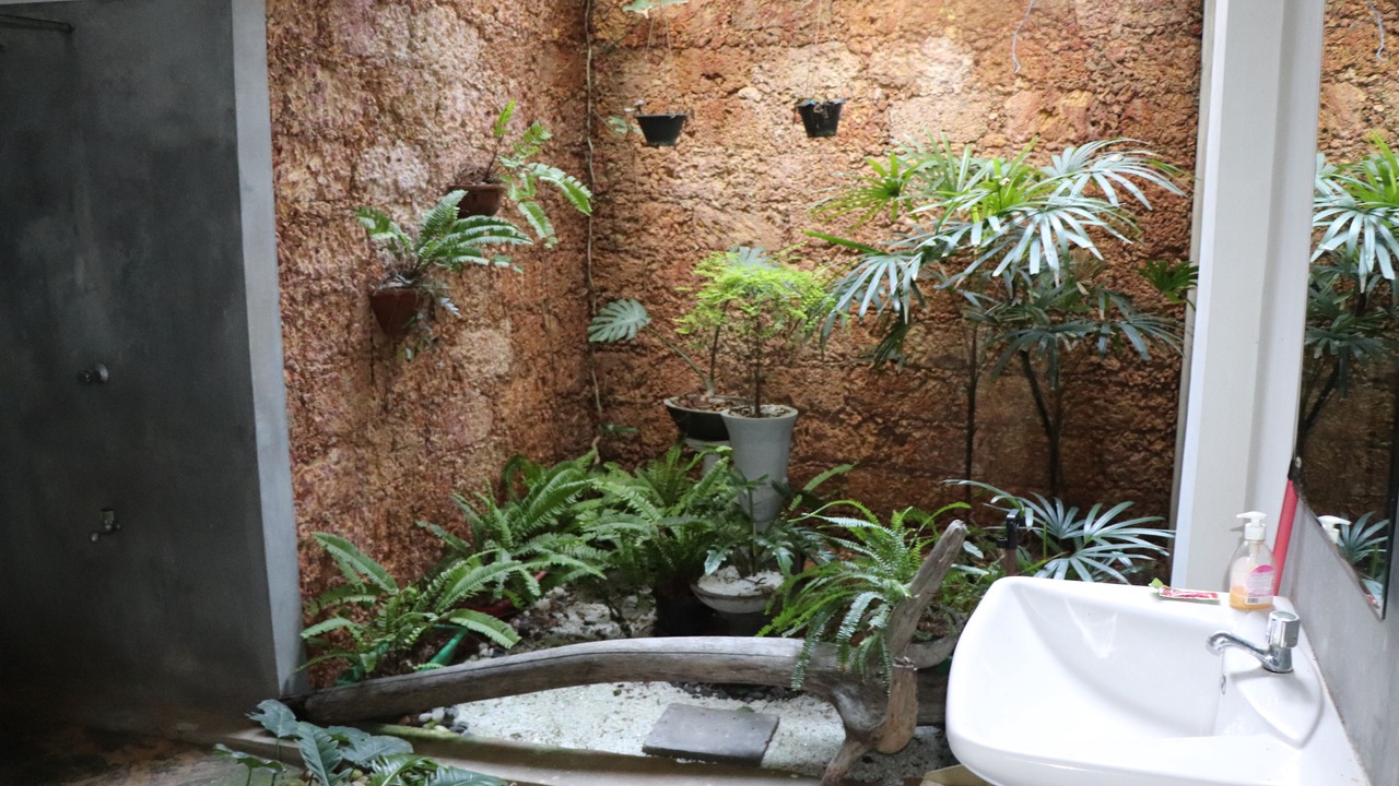 Photo of Bathroom in Pinwatta